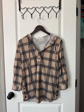 Eden & Olivia Neutral Plaid Button-Front Tunic